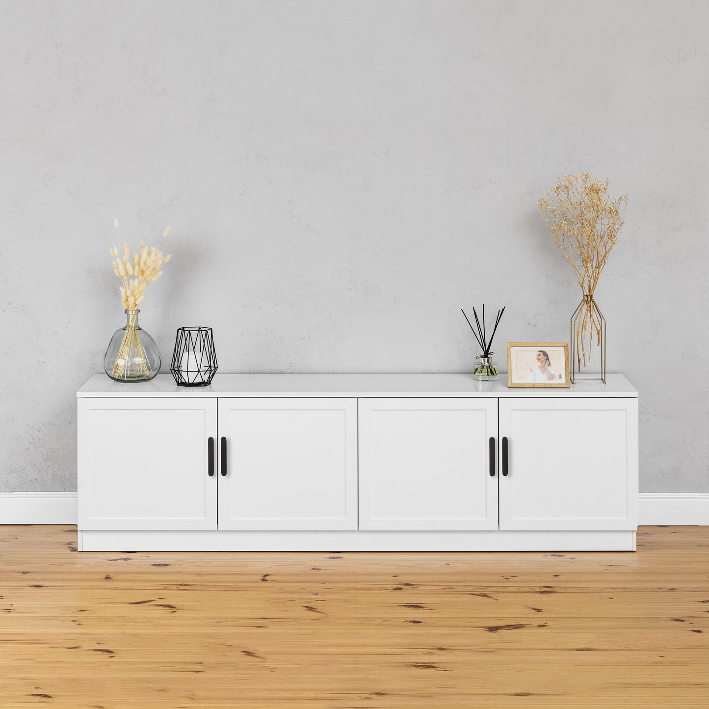 BUCHAREST TV UNIT- WHITE - HAMPTONS - OVAL BLACK