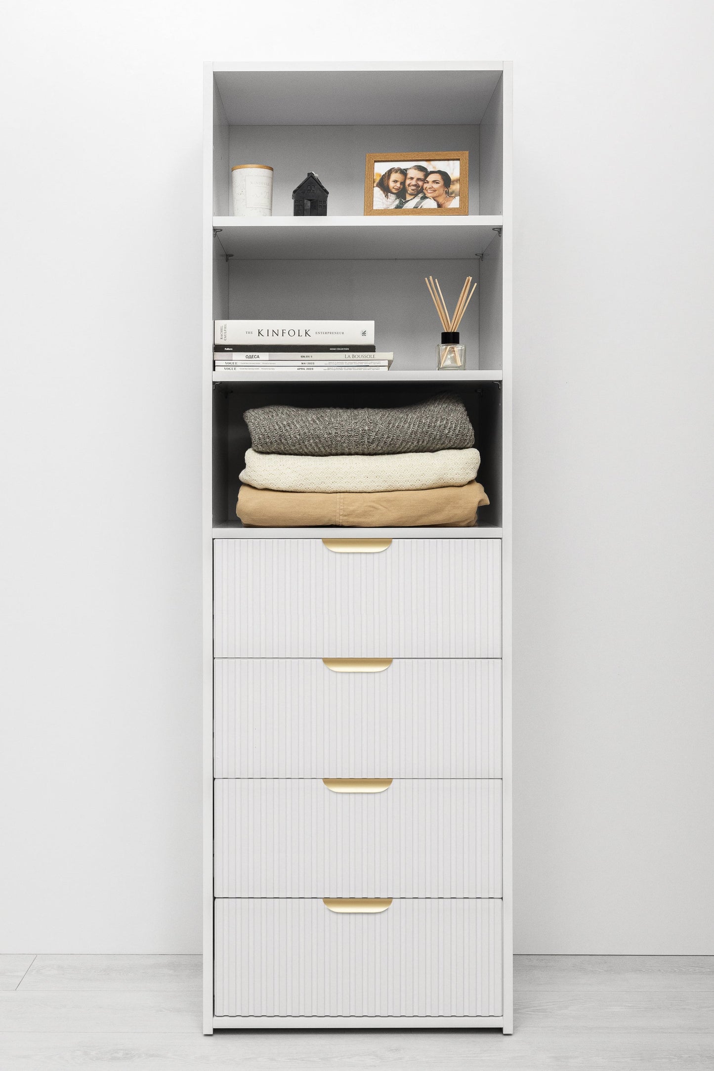 GENEVA 3 SHELF 4 DRAWER BUILT IN WARDROBE - WHITE - FLUTED - PULL BRASS