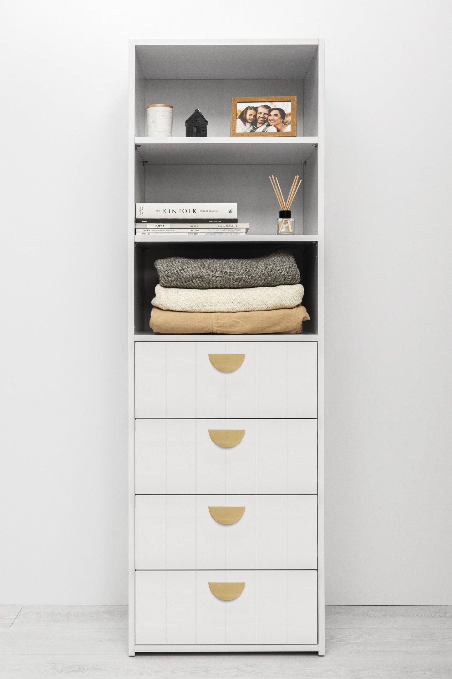 GENEVA 3 SHELF 4 DRAWER BUILT IN WARDROBE - WHITE - VJ PANEL - HALF MOON BRASS