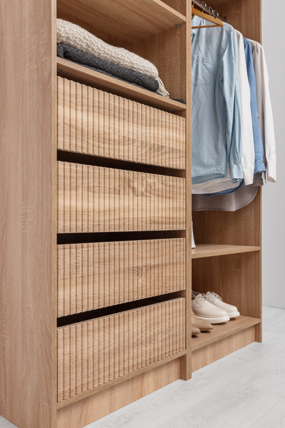 Malmo Walk In Wardrobe - 4 Drawer 3 Shelf Module - Fluted - Natural Oak